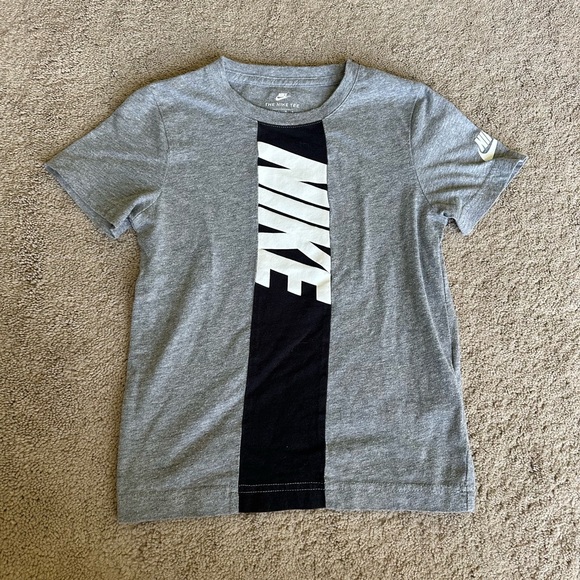 Boys Nike shirt 7 - Picture 1 of 2